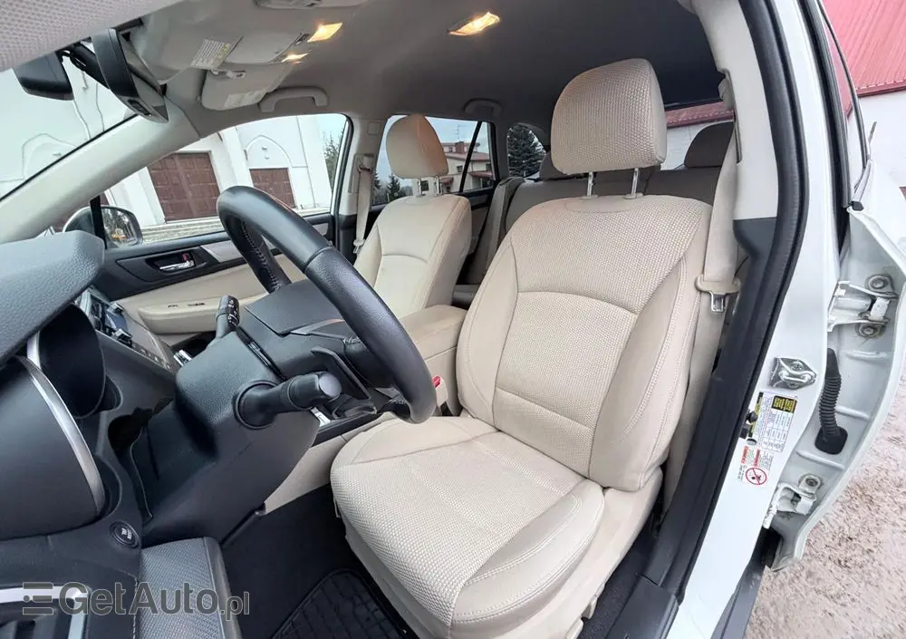 SUBARU Outback 