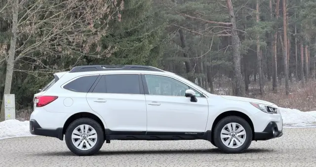 SUBARU Outback 