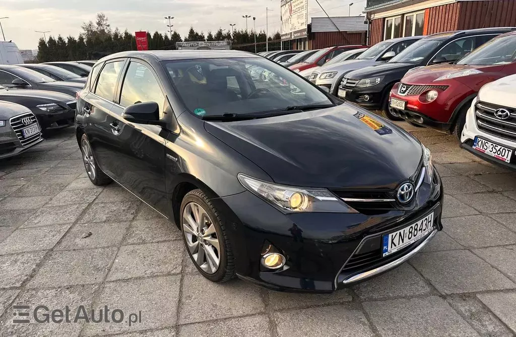 TOYOTA Auris 