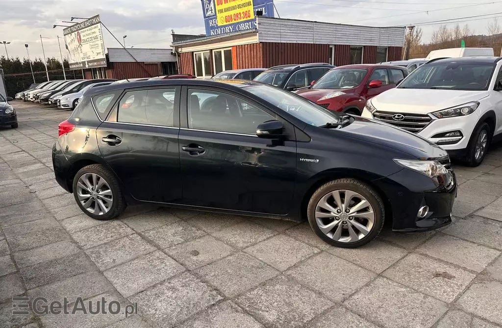 TOYOTA Auris 