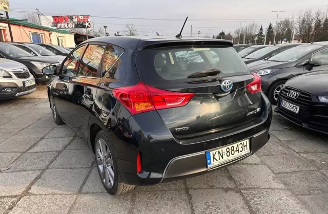 TOYOTA Auris 