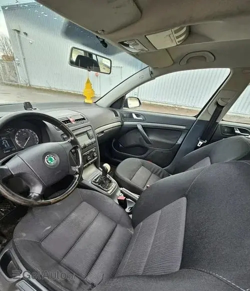SKODA Octavia 