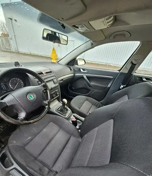 SKODA Octavia 