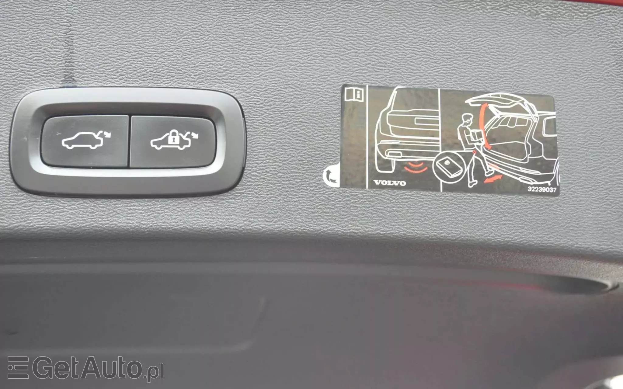 VOLVO XC 40 D3 R-Design