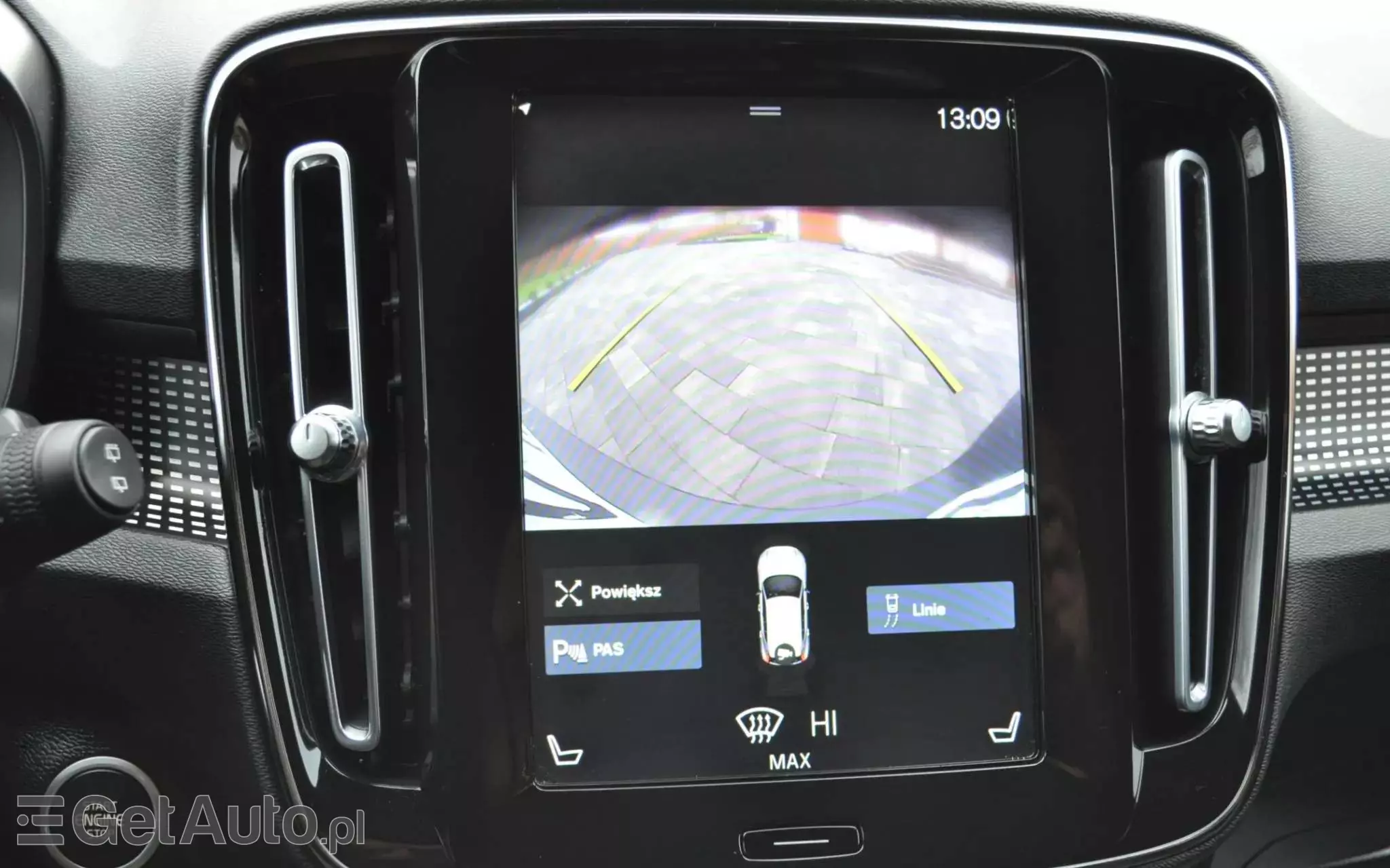 VOLVO XC 40 D3 R-Design