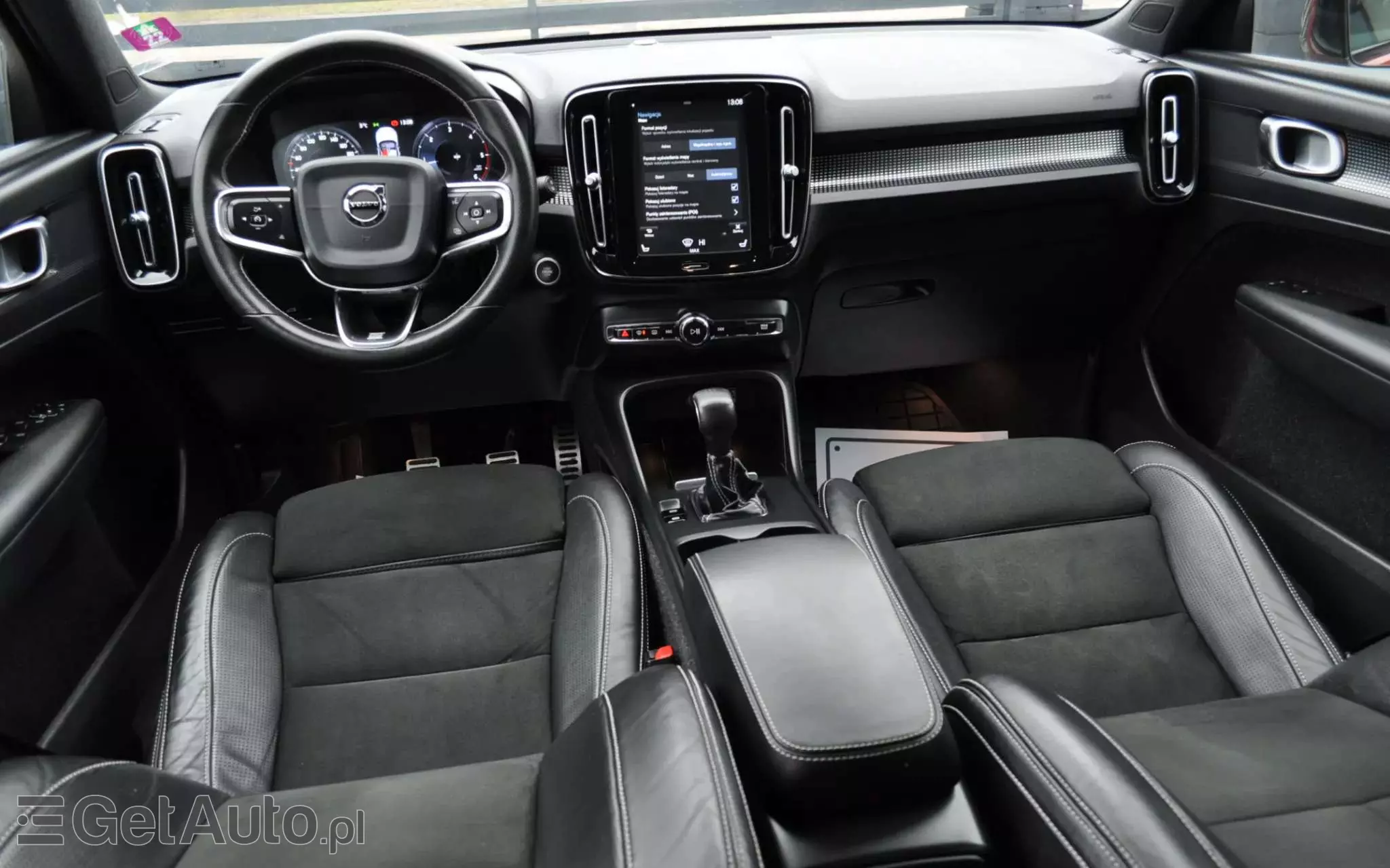 VOLVO XC 40 D3 R-Design