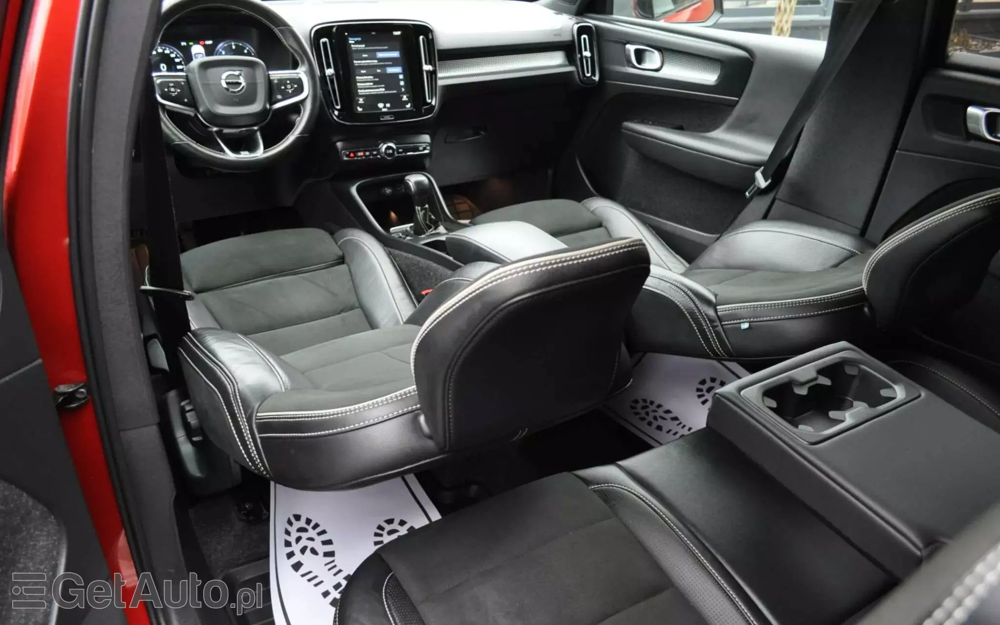 VOLVO XC 40 D3 R-Design