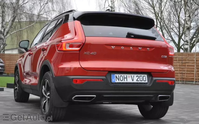 VOLVO XC 40 D3 R-Design