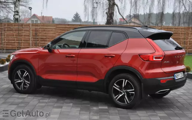 VOLVO XC 40 D3 R-Design