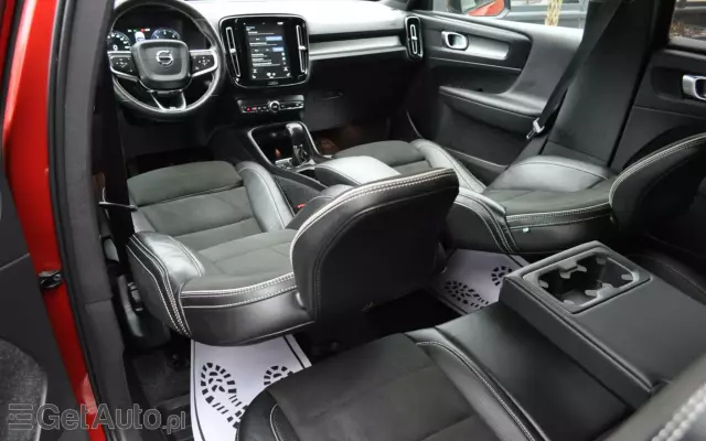 VOLVO XC 40 D3 R-Design