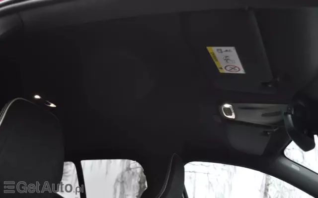 VOLVO XC 40 D3 R-Design