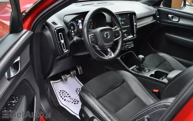 VOLVO XC 40 D3 R-Design