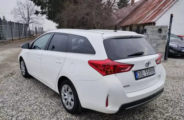 TOYOTA Auris 