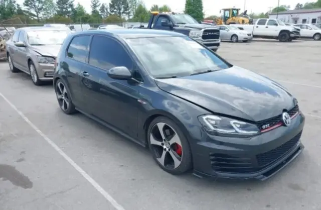 VOLKSWAGEN Golf 
