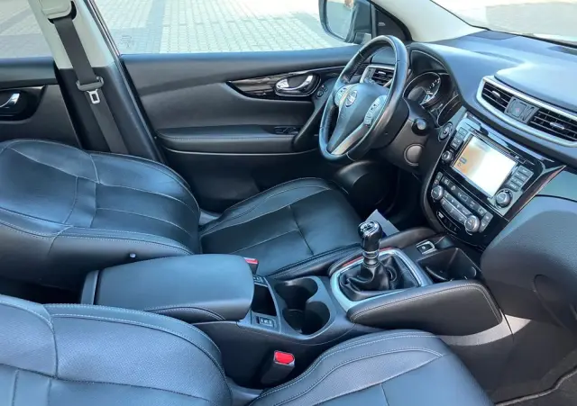 NISSAN Qashqai 1.2 DIG-T N-Connecta EU6