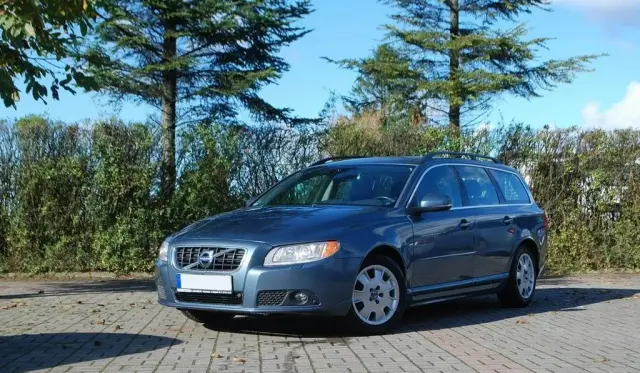 VOLVO V70 