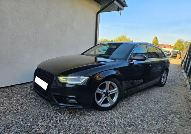 AUDI A4 