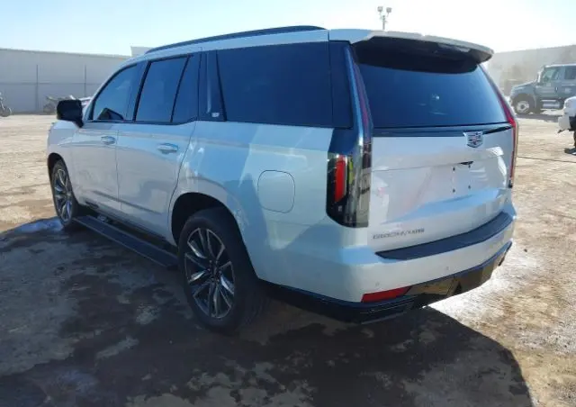 CADILLAC Escalade 