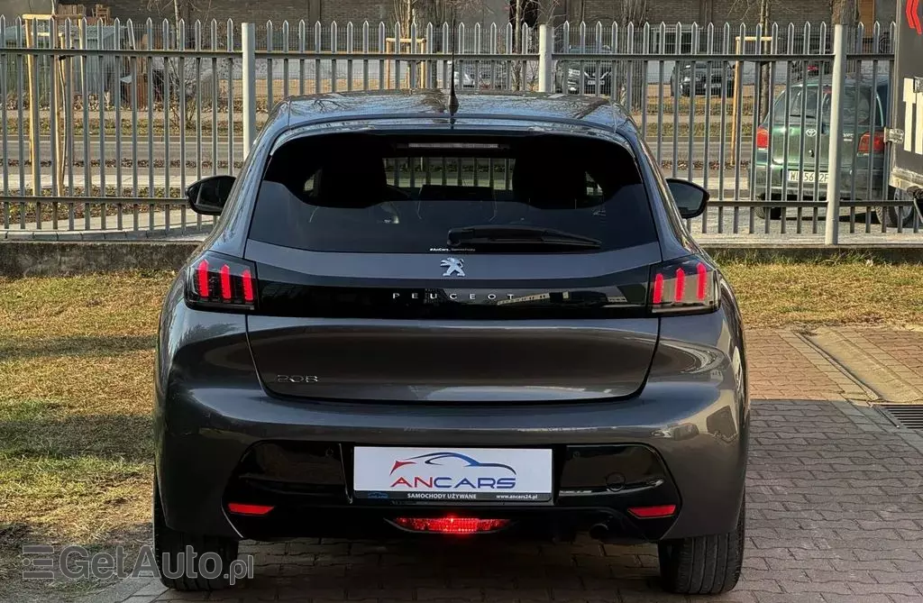 PEUGEOT 208 