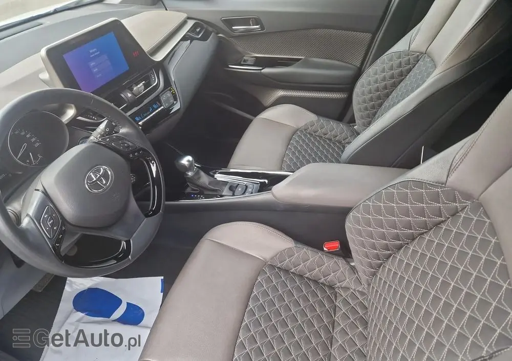 TOYOTA C-HR 2.0 Hybrid Executive