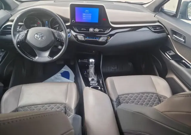 TOYOTA C-HR 2.0 Hybrid Executive