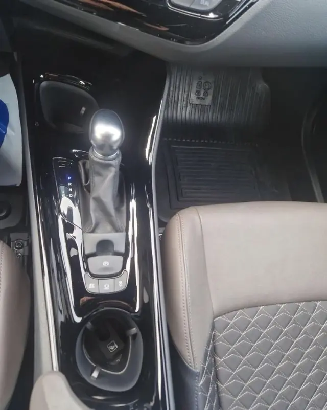 TOYOTA C-HR 2.0 Hybrid Executive