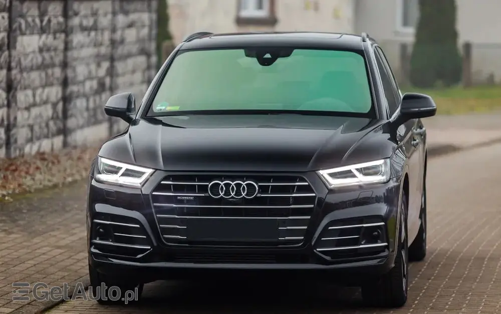 AUDI Q5 55 TFSIe quattro S tronic S line business