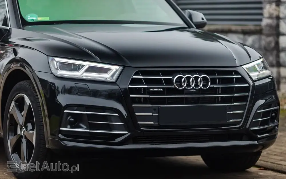 AUDI Q5 55 TFSIe quattro S tronic S line business