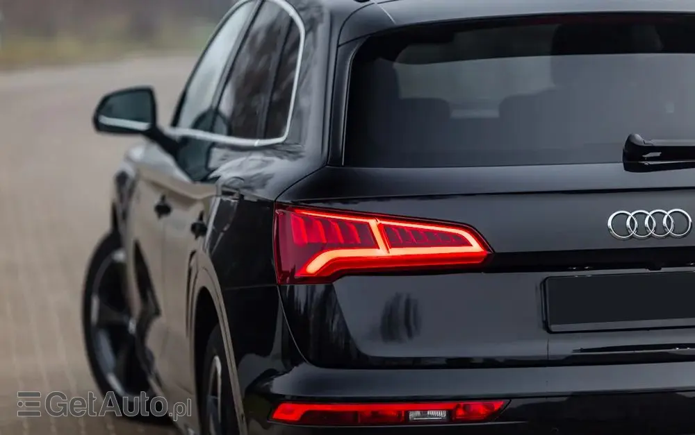 AUDI Q5 55 TFSIe quattro S tronic S line business