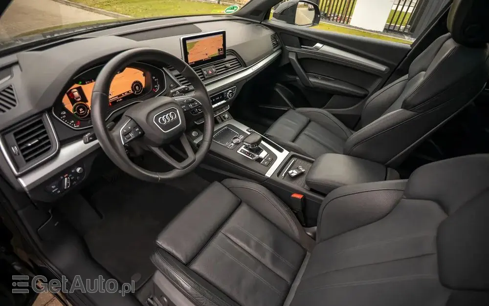 AUDI Q5 55 TFSIe quattro S tronic S line business