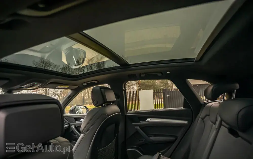 AUDI Q5 55 TFSIe quattro S tronic S line business