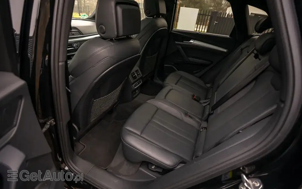 AUDI Q5 55 TFSIe quattro S tronic S line business