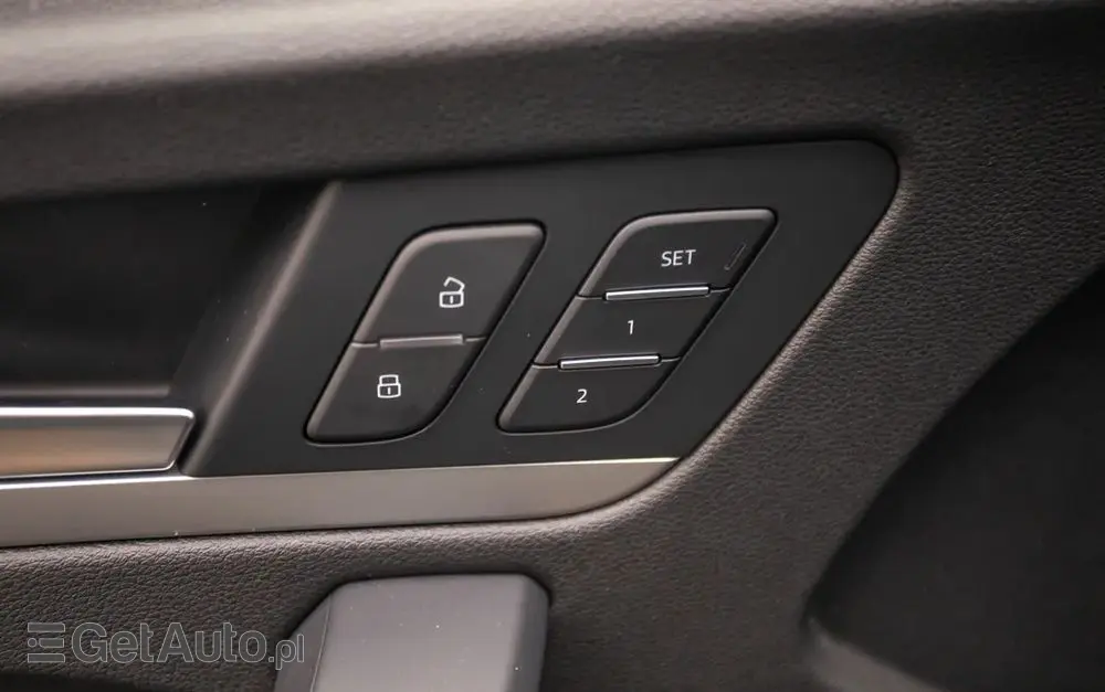 AUDI Q5 55 TFSIe quattro S tronic S line business