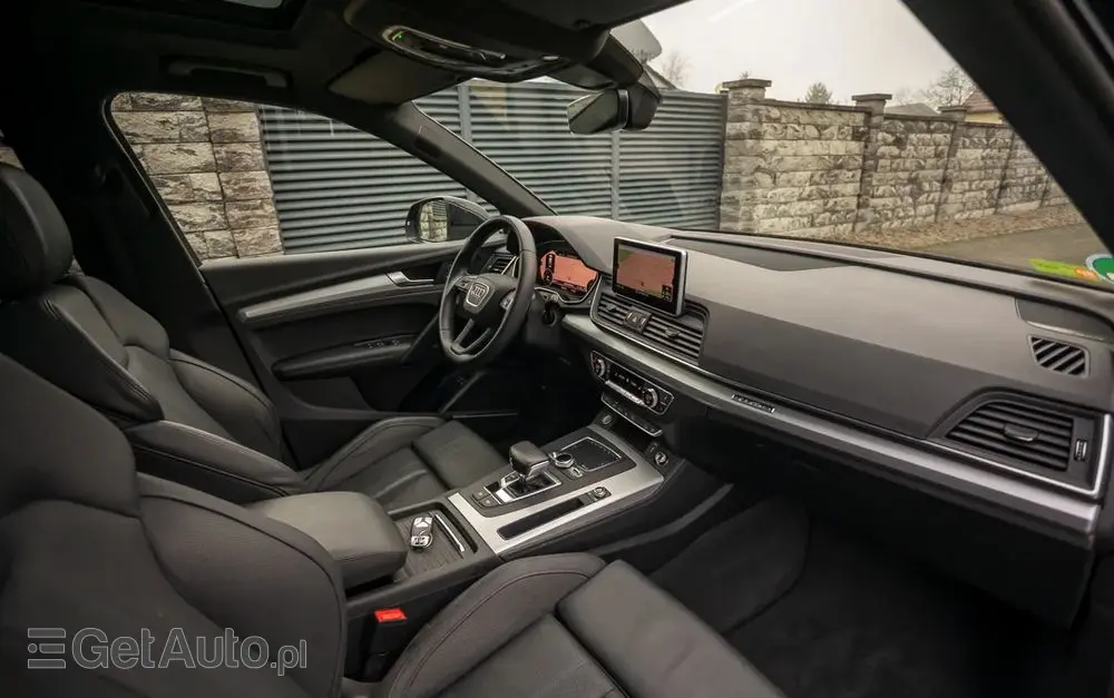 AUDI Q5 55 TFSIe quattro S tronic S line business