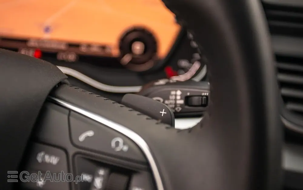 AUDI Q5 55 TFSIe quattro S tronic S line business