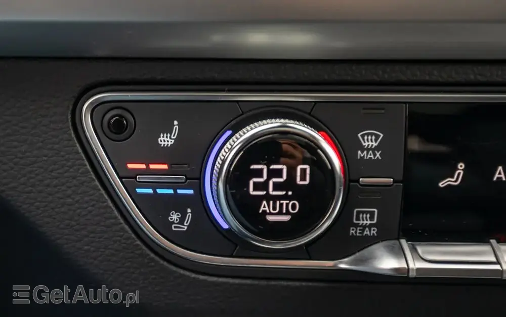 AUDI Q5 55 TFSIe quattro S tronic S line business