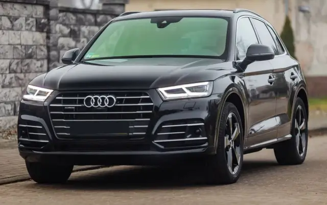 AUDI Q5 55 TFSIe quattro S tronic S line business
