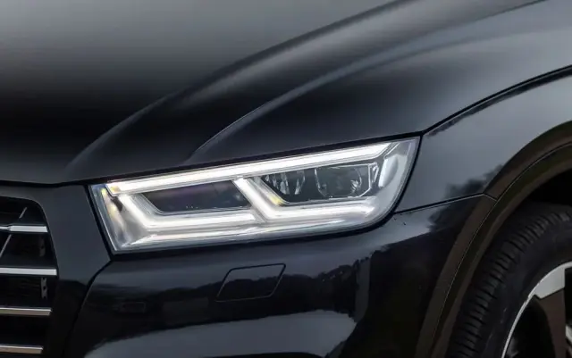 AUDI Q5 55 TFSIe quattro S tronic S line business