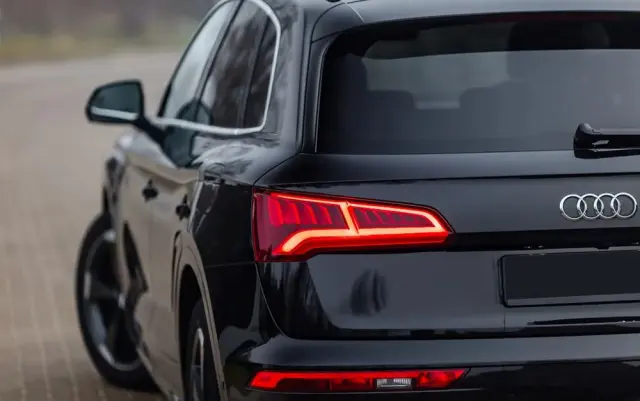 AUDI Q5 55 TFSIe quattro S tronic S line business