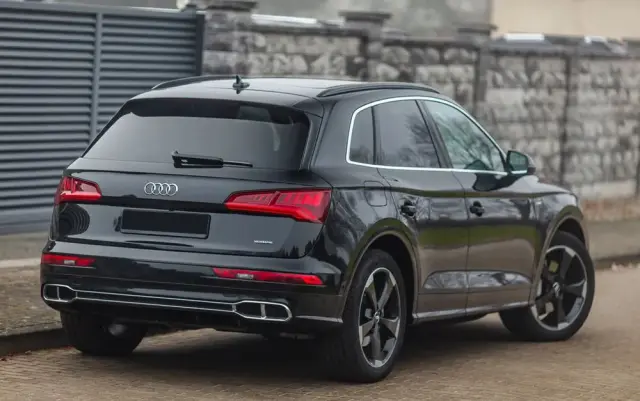 AUDI Q5 55 TFSIe quattro S tronic S line business