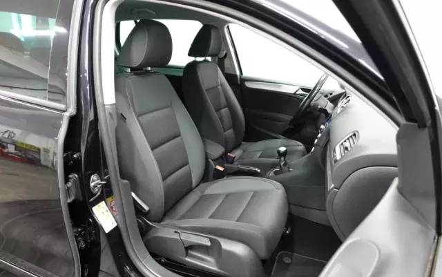 VOLKSWAGEN Golf 1.6 TDI DPF BlueMotion Technology Comfortline