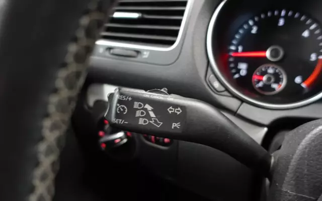 VOLKSWAGEN Golf 1.6 TDI DPF BlueMotion Technology Comfortline