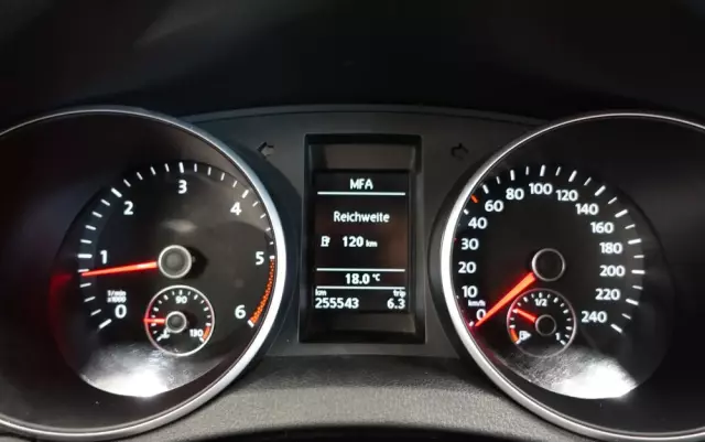 VOLKSWAGEN Golf 1.6 TDI DPF BlueMotion Technology Comfortline