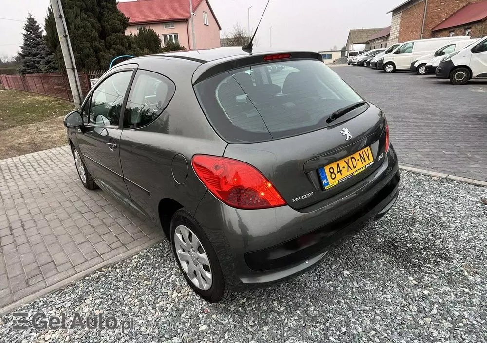 PEUGEOT 207 