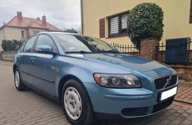 VOLVO S40 1.6 D2 (115 KM)