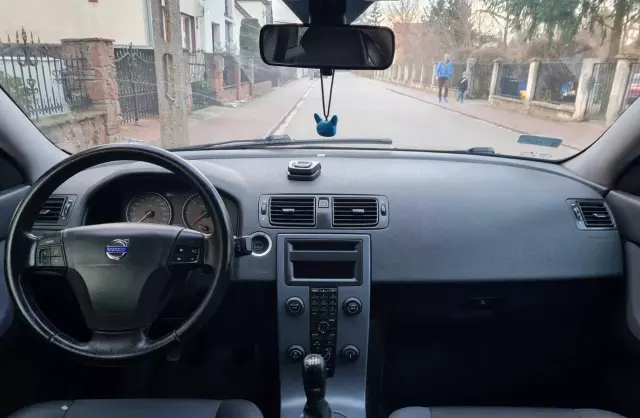 VOLVO S40 1.6 D2 (115 KM)