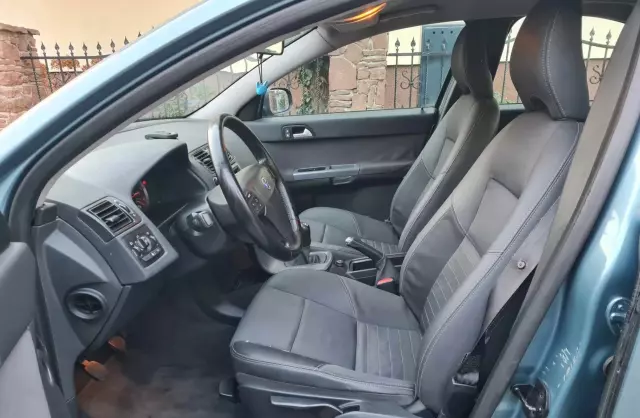 VOLVO S40 1.6 D2 (115 KM)