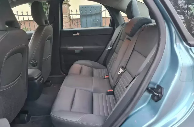 VOLVO S40 1.6 D2 (115 KM)
