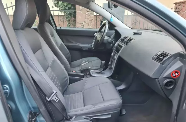 VOLVO S40 1.6 D2 (115 KM)