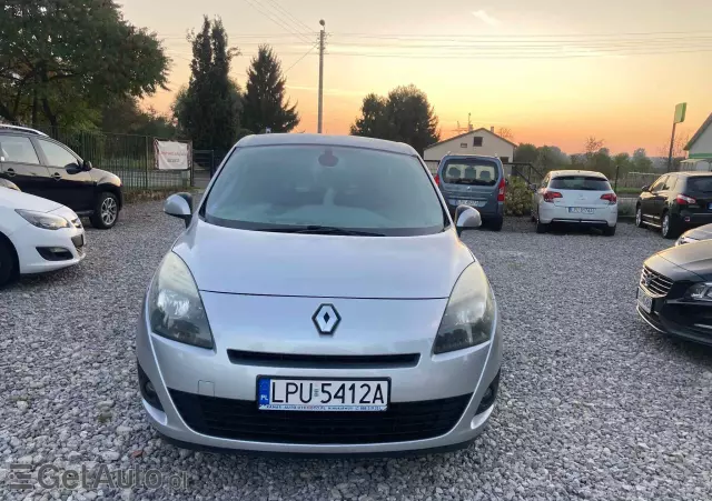 RENAULT Scenic 1.6 16V 110 Authentique